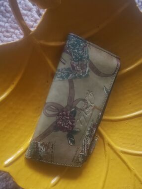 Patricia Nash Floral Print Women's Wallet - Beige